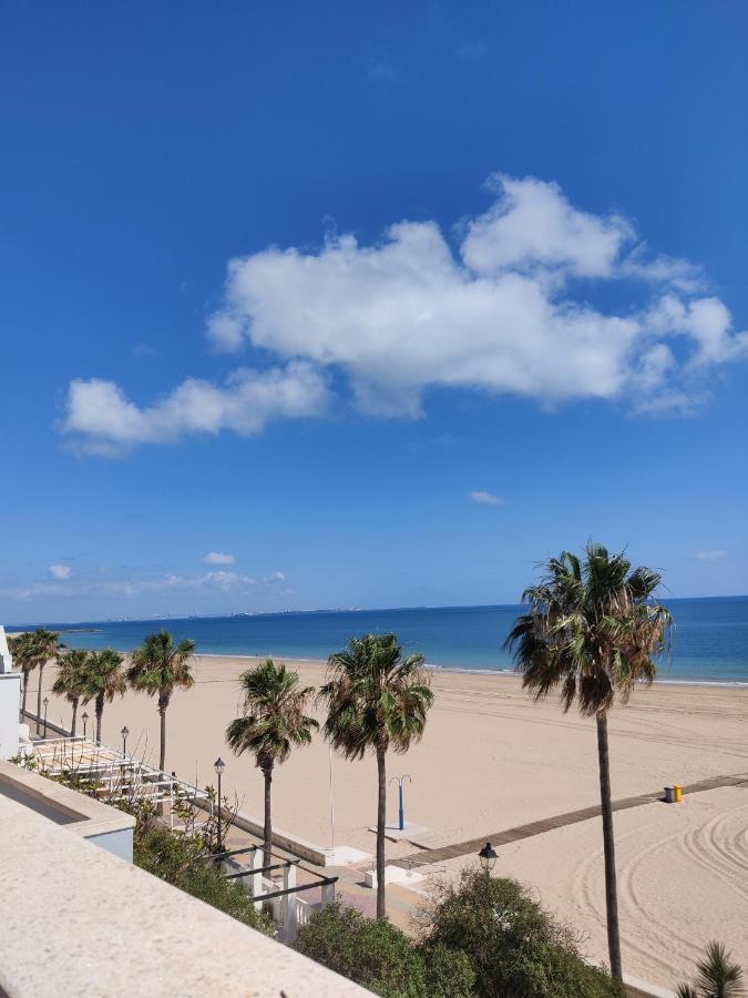 Atico Al Sol En Primera Linea De Playa Apartment Рота Екстериор снимка