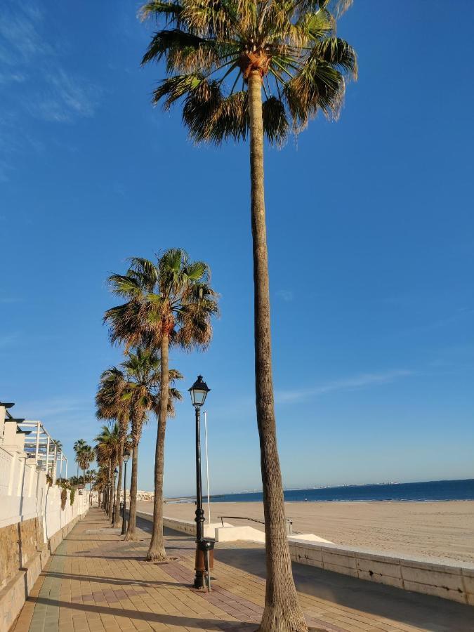 Atico Al Sol En Primera Linea De Playa Apartment Рота Екстериор снимка