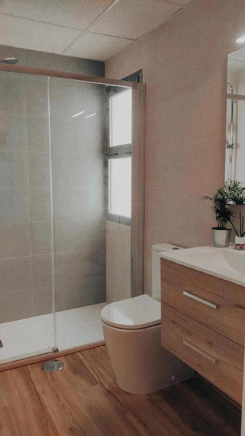 Atico Al Sol En Primera Linea De Playa Apartment Рота Екстериор снимка